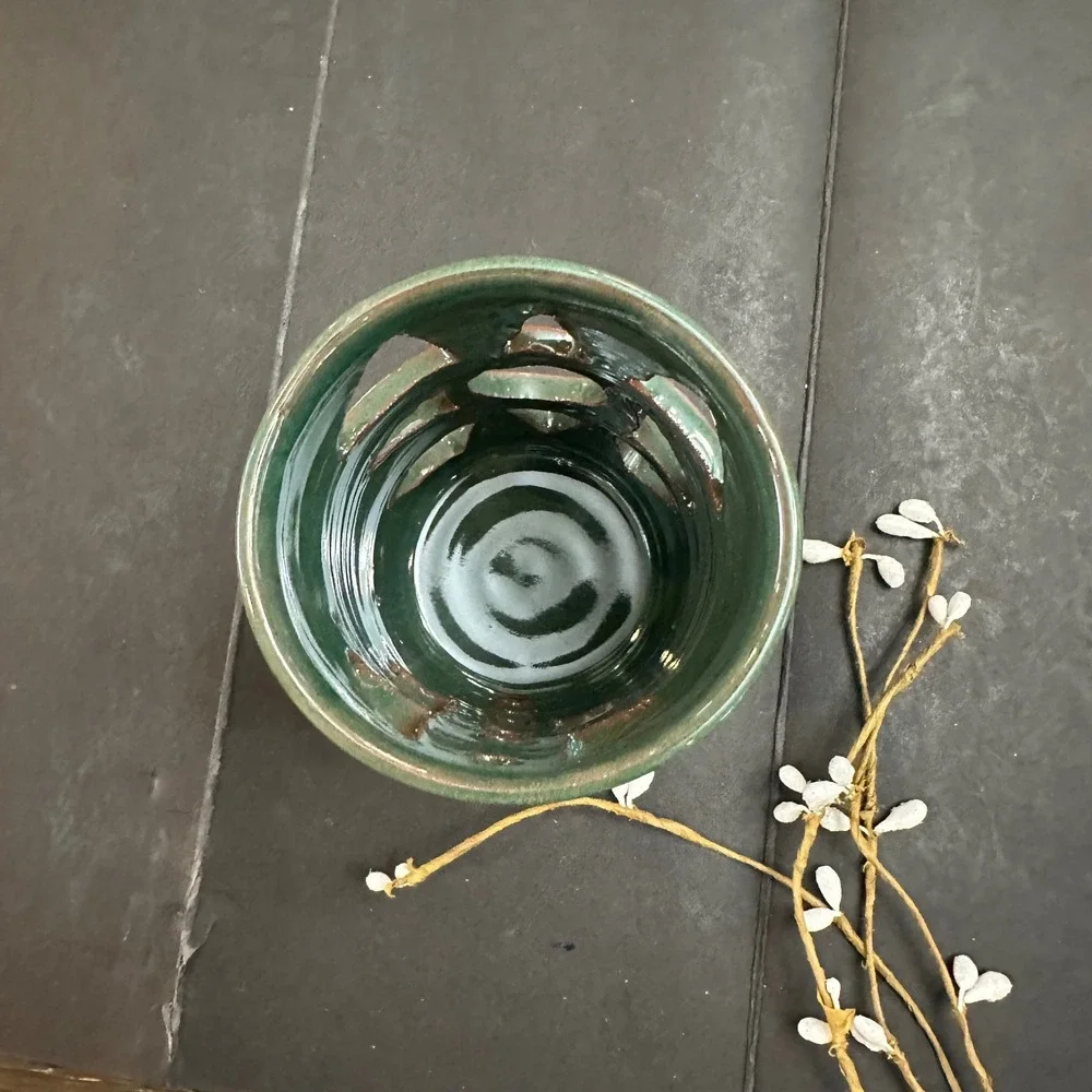 Annascaul Pottery excellent gently